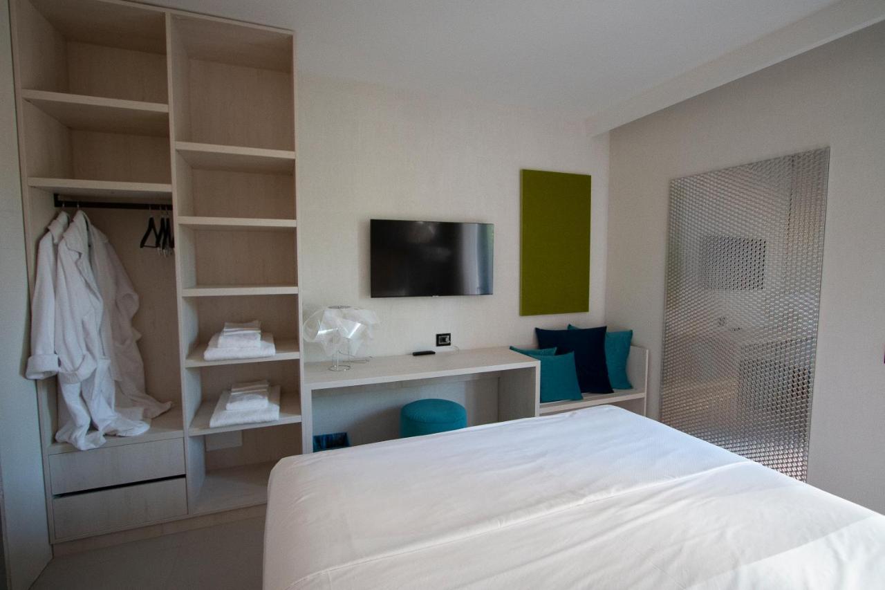 Demo Hotel Design Emotion Римини Экстерьер фото