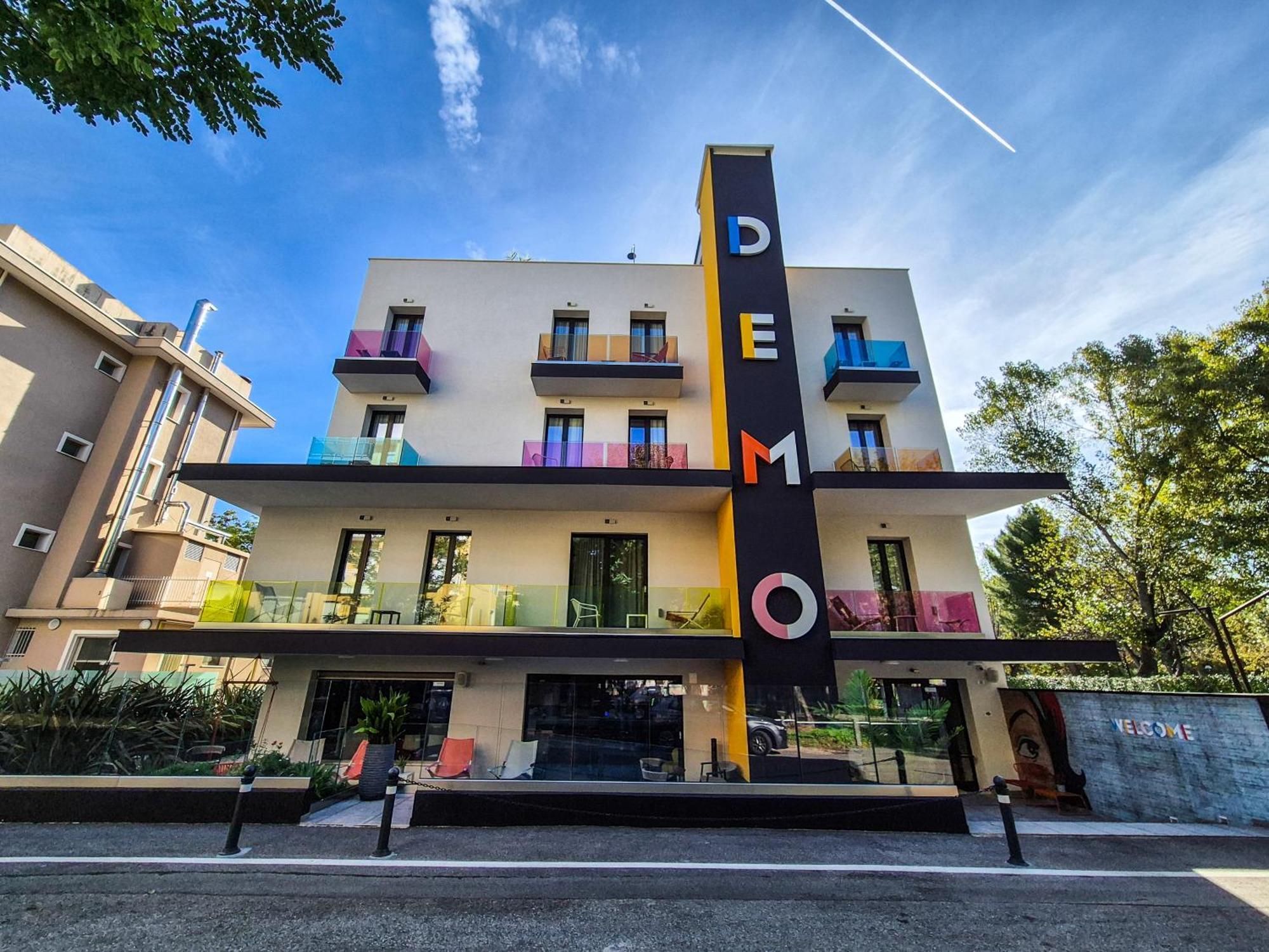 Demo Hotel Design Emotion Римини Экстерьер фото